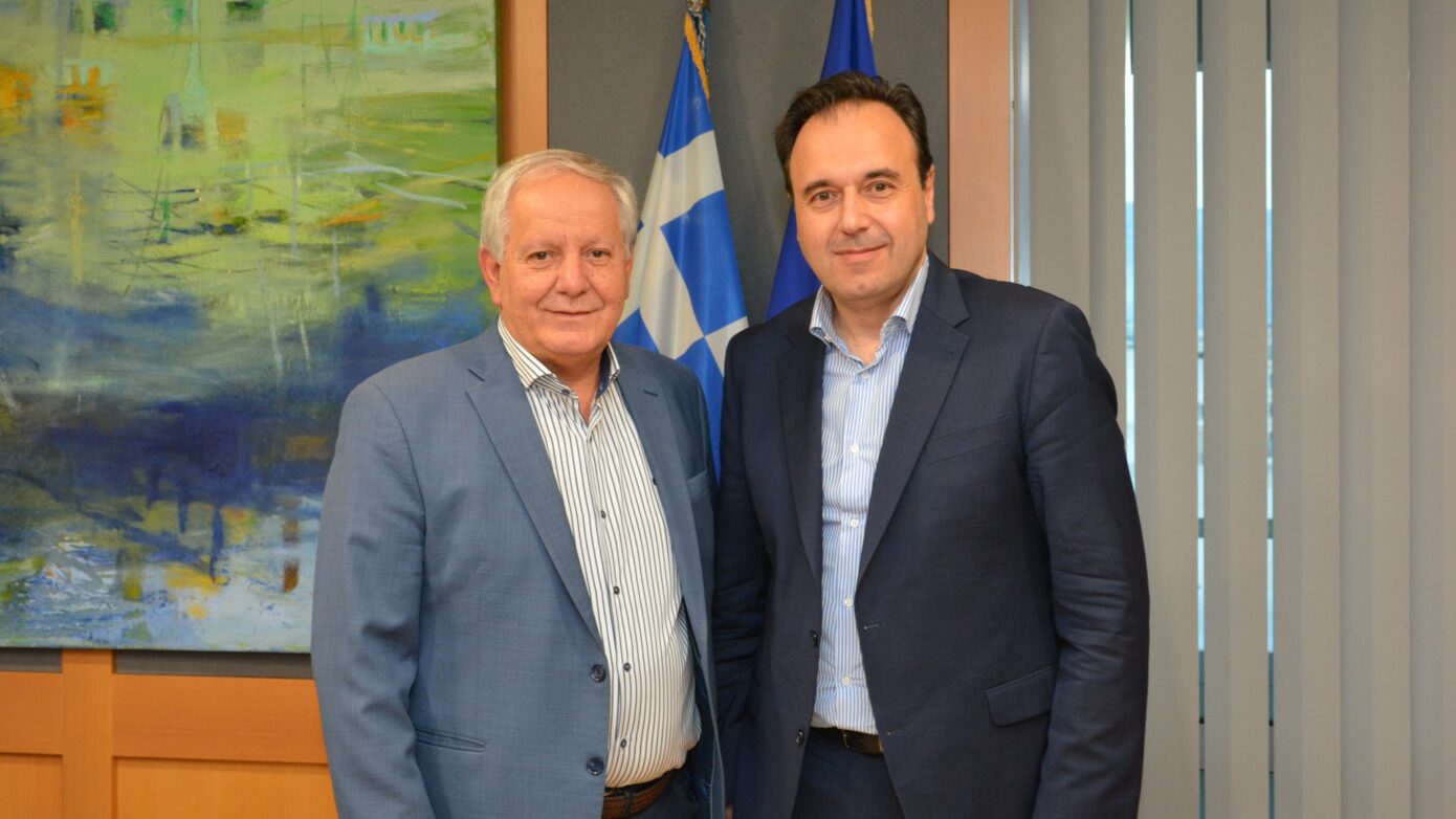 Ο Δήμαρχος Καλλιθέας απευθύνθηκε στον Υπουργό Ψηφιακής Διακυβέρνησης για λύσεις στις ατέλειες των έργων οπτικών ινών