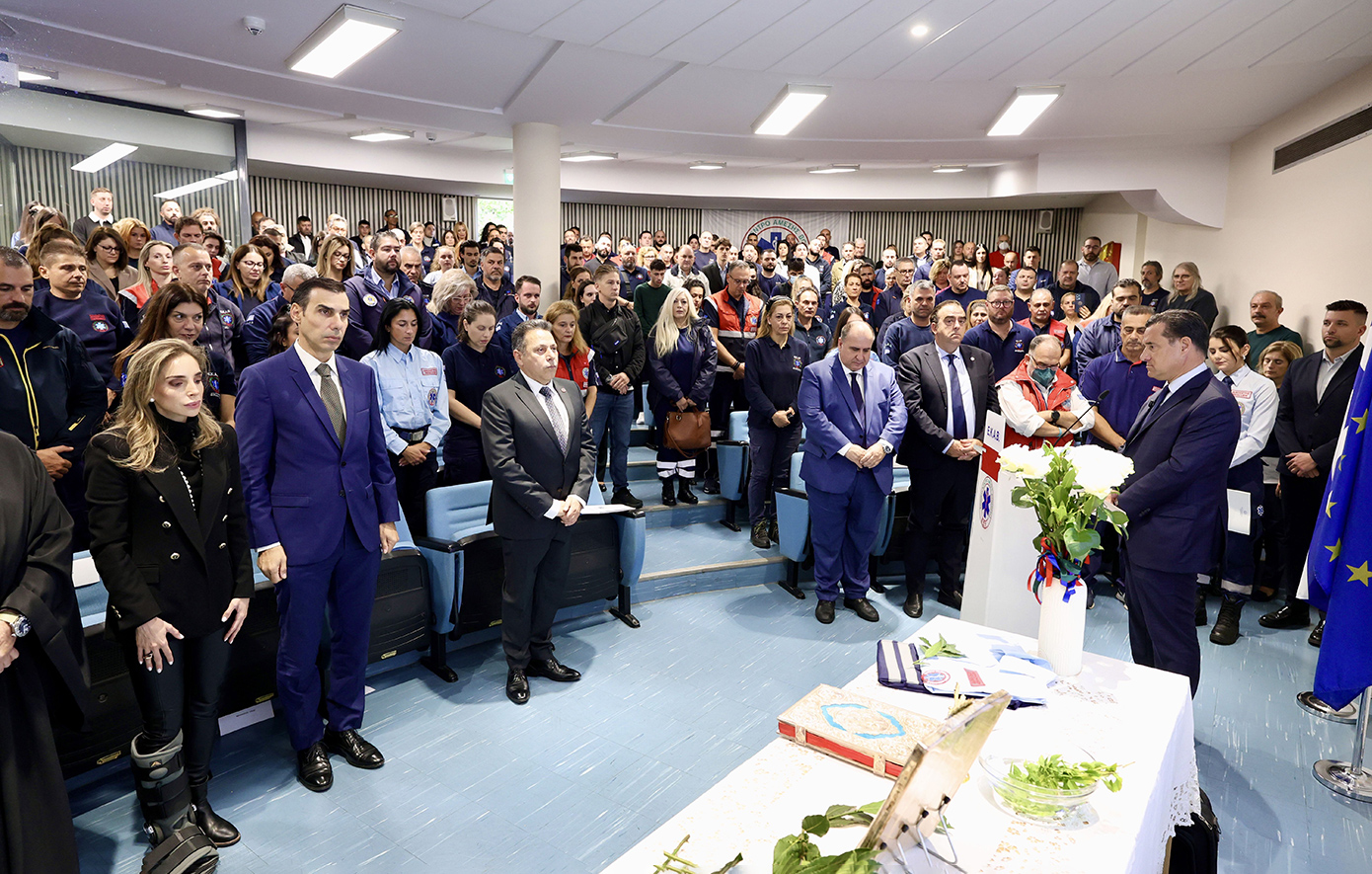 Στην υπηρεσία του ΕΚΑΒ άλλοι 158 διασώστες