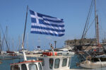 Γιγάντια ελληνική σημαία 1.440 τ.μ. ανυψώθηκε στο λιμάνι του Ηρακλείου