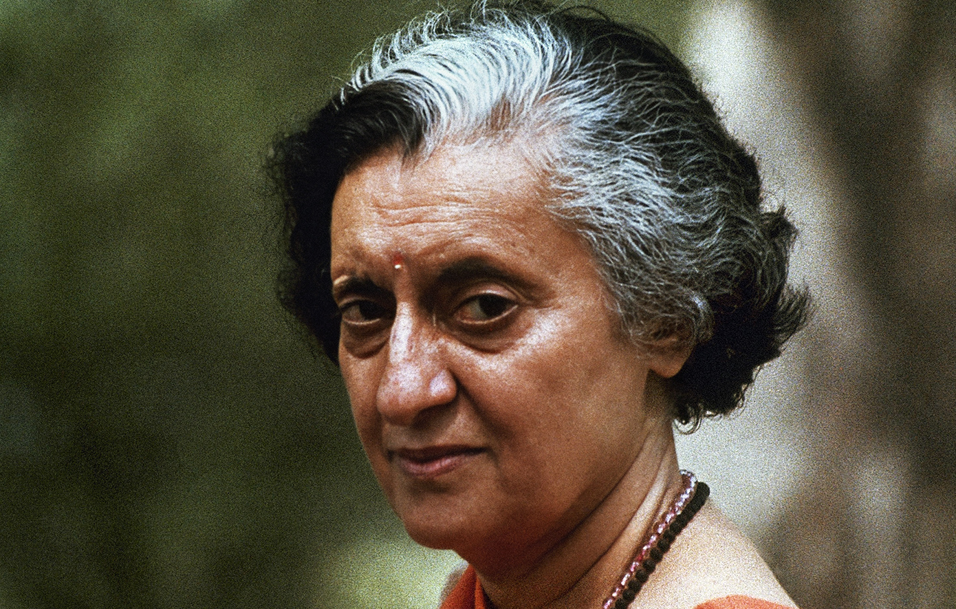 Σαν σήμερα 31 Οκτωβρίου: Η Ίντιρα Γκάντι δολοφονείται από τους ίδιους της τους σωματοφύλακες – Τα προφητικά της λόγια