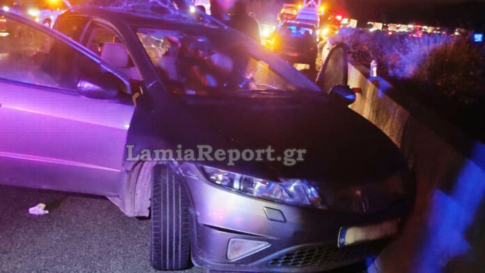 Σοβαρό ατύχημα στην Αθηνών – Λαμίας: Νταλίκα χτύπησε αυτοκίνητο, το έσυρε για μέτρα και το εκτόξευσε στο αριστερό ρεύμα