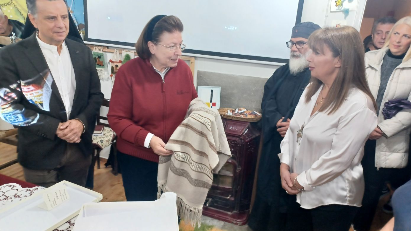 Η Λίνα Μενδώνη άνοιξε το κέντρο υφαντικής τέχνης στη Βλάστη Εορδαίας – Πρωτοβουλία για την αναβίωση της παραδοσιακής χειροτεχνίας