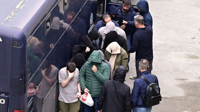 ΟΠΕΚΕΠΕ: Υπό κατ’ οίκον περιορισμό η σύζυγος του υποτιθέμενου αρχηγού – Αρνήθηκε κάθε κατηγορία
