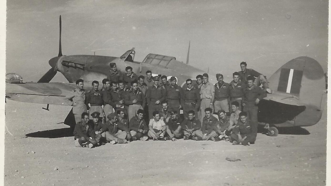 Πώς οι Έλληνες πιλότοι βομβάρδισαν το Ιταλικό Στρατηγείο στο Ελ Αλαμέιν – Η αφήγηση του πτεράρχου Γ. Πλειώνη