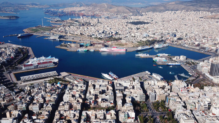 Ακινητοποιημένα τα πλοία στα λιμάνια εξαιτίας της συμμετοχής της ΠΝΟ στην απεργία της ΓΣΕΕ