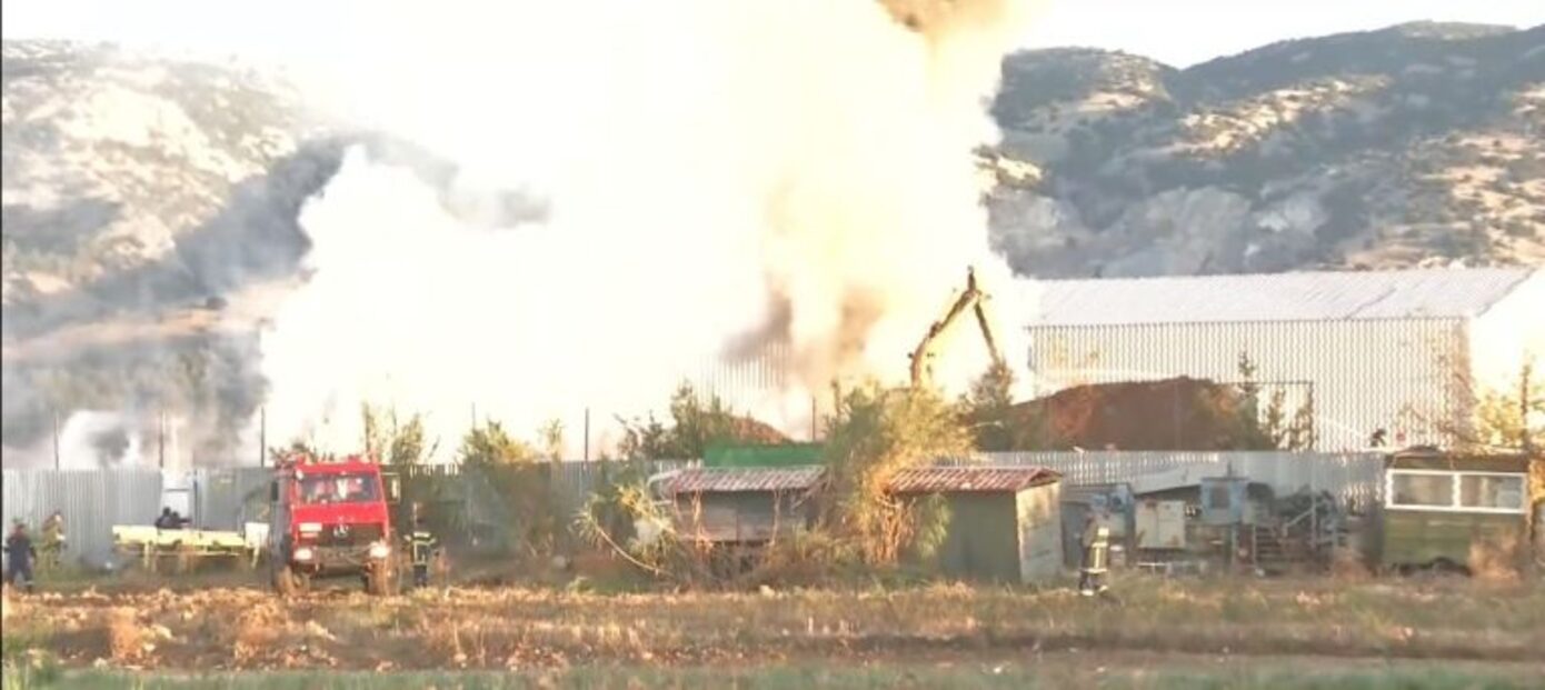 Εκτεταμένη πυρκαγιά σε μονάδα ανακύκλωσης στις Σέρρες – Συναγερμός στην Πυροσβεστική