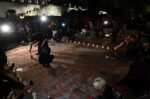 Τέμπη: Οικογένειες θυμάτων ξαναέγραψαν τα ονόματα μπροστά στη Βουλή