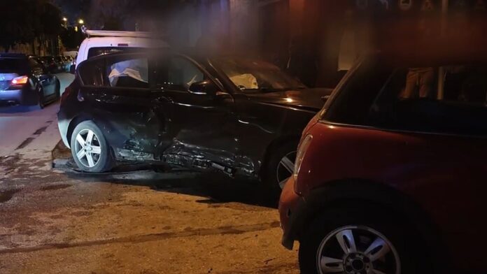 Σοβαρό τροχαίο στην Καλλιθέα με δύο τραυματίες – Παρακολουθήστε το βίντεο