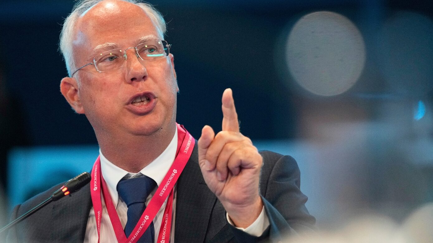Ο απεσταλμένος του Πούτιν συνεχίζει τις διαβουλεύσεις με Αμερικανούς αξιωματούχους για επενδύσεις