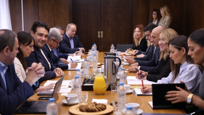 Η Σέρβα Υπουργός Δημόσιας Διοίκησης και Αυτοδιοίκησης επισκέπτεται το ΥΠΕΣ