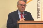 Τοποθετήθηκαν 20 απινιδωτές σε κτίρια της Περιφέρειας Αττικής
