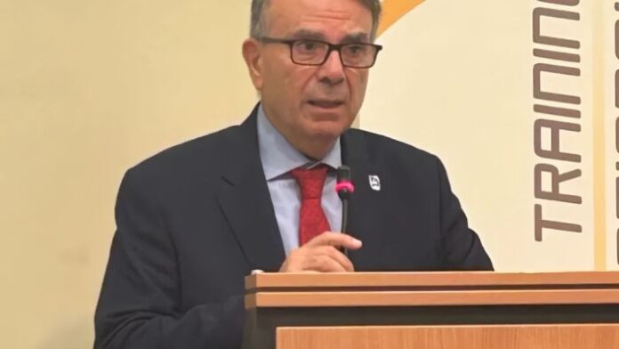 Τοποθετήθηκαν 20 απινιδωτές σε κτίρια της Περιφέρειας Αττικής