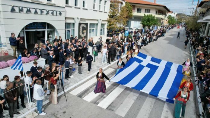 Με μεγαλοπρέπεια γιορτάστηκε η επέτειος της 28ης Οκτωβρίου στο Δ. Ωραιοκάστρου
