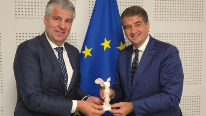 Συνάντηση Χρ. Τοψίδη με τον Επίτροπο Περιφερειακής Ανάπτυξης της Ε.Ε. στις Βρυξέλλες