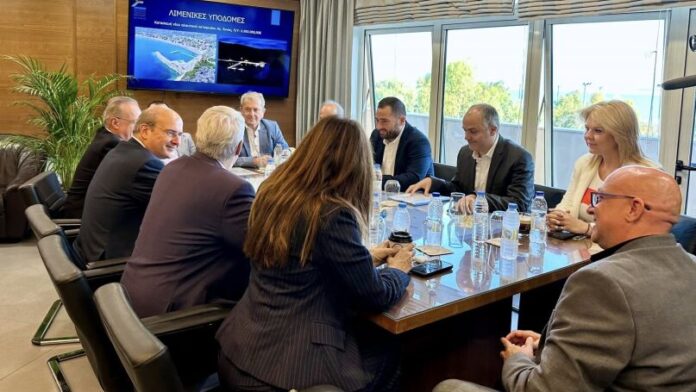 Η Δήμαρχος Χαλκιδέων σε εργασιακή συνάντηση με τον Αντιπρόεδρο της Κυβέρνησης Κ. Χατζηδάκη