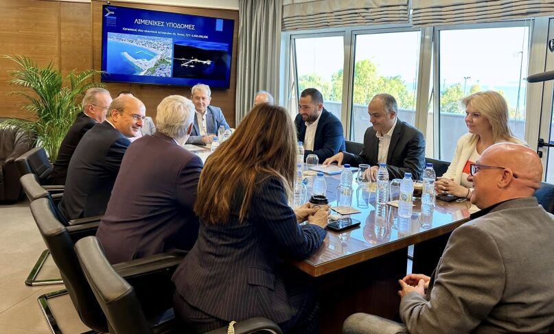 Η Δήμαρχος Χαλκιδέων σε εργασιακή συνάντηση με τον Αντιπρόεδρο της Κυβέρνησης Κ. Χατζηδάκη