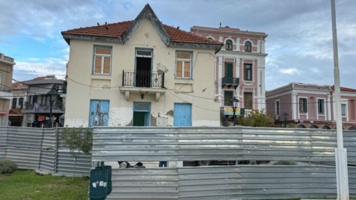 Δ.Μυτιλήνης: Άρχισαν οι εργασίες ανακαίνισης του κτιρίου του Παλαιού Λιμεναρχείου