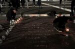 Βραδινές συγκεντρώσεις τιμής για τα θύματα των Τεμπών μπροστά στη Βουλή