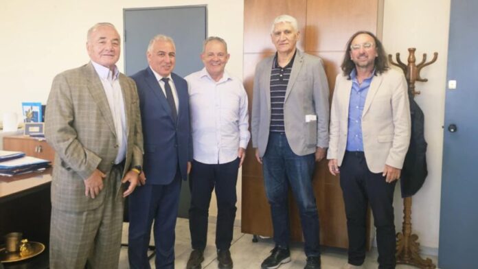 Ο Δήμαρχος Αιγιαλείας στο Υπουργείο Παιδείας για το στάδιο του Αιγίου