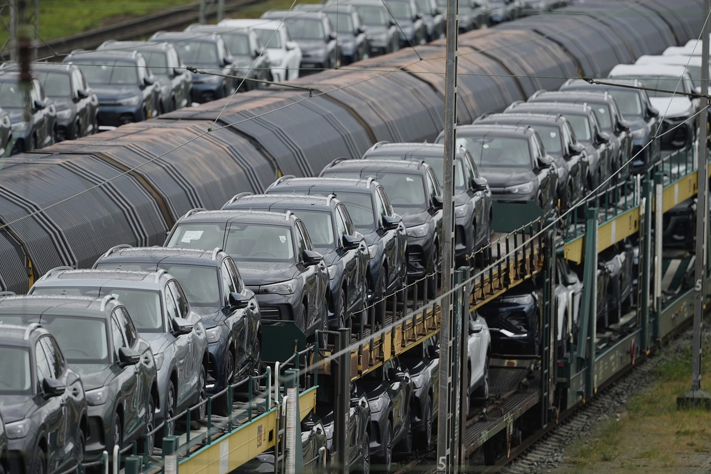 Η έλλειψη ημιαγωγών θέτει σε κίνδυνο τις γερμανικές αυτοκινητοβιομηχανίες