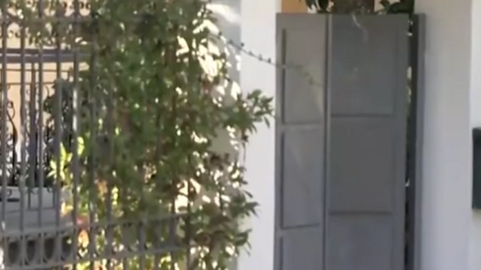 «Θα μας δολοφονούσαν για δύο ενοίκια, κρατούσαν μαχαίρι» – Συγκλονιστικές οι μαρτυρίες των θυμάτων από τη βίαιη επίθεση στην Άνοιξη