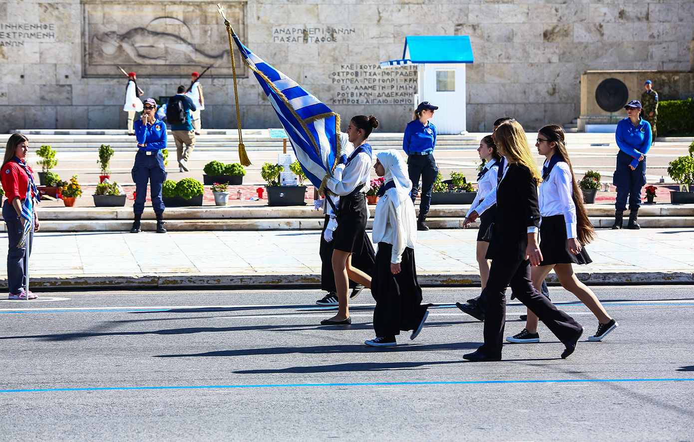 Η μαθητική παρέλαση στην Αθήνα έφτασε στο τέλος της – Σταδιακή αποκατάσταση της κυκλοφορίας