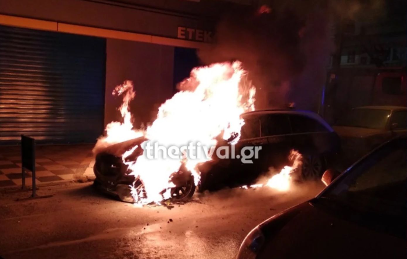 Πυρκαγιά σε αυτοκίνητο στην Ηλιούπολη Θεσσαλονίκης – Το όχημα καταστράφηκε ολοκληρωτικά