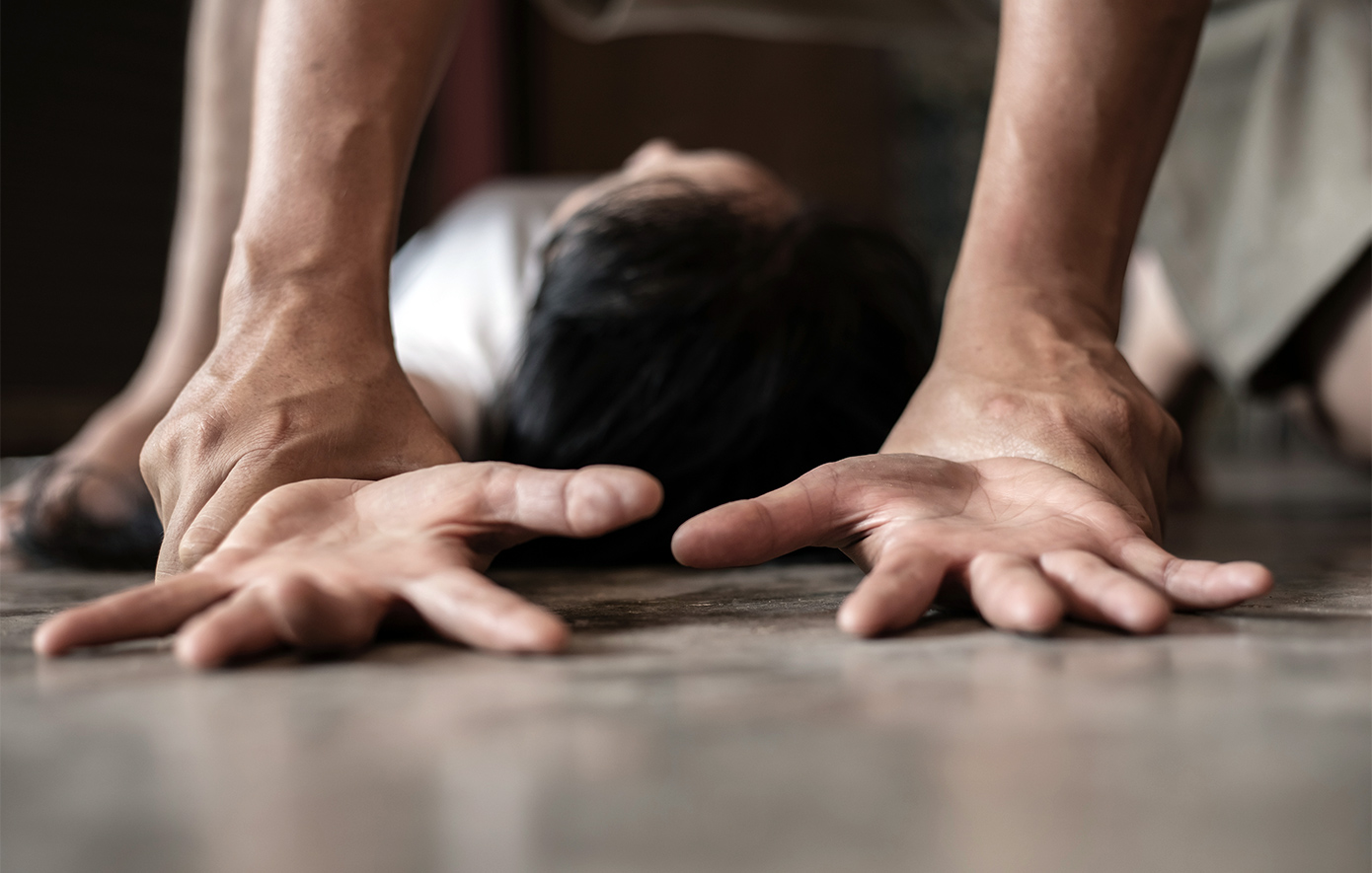 Σοκ από την επίθεση με πιρούνι που υπέστη 38χρονη έγκυος από τον σύζυγό της – Υποβλήθηκε σε εγχείρηση στο μάτι