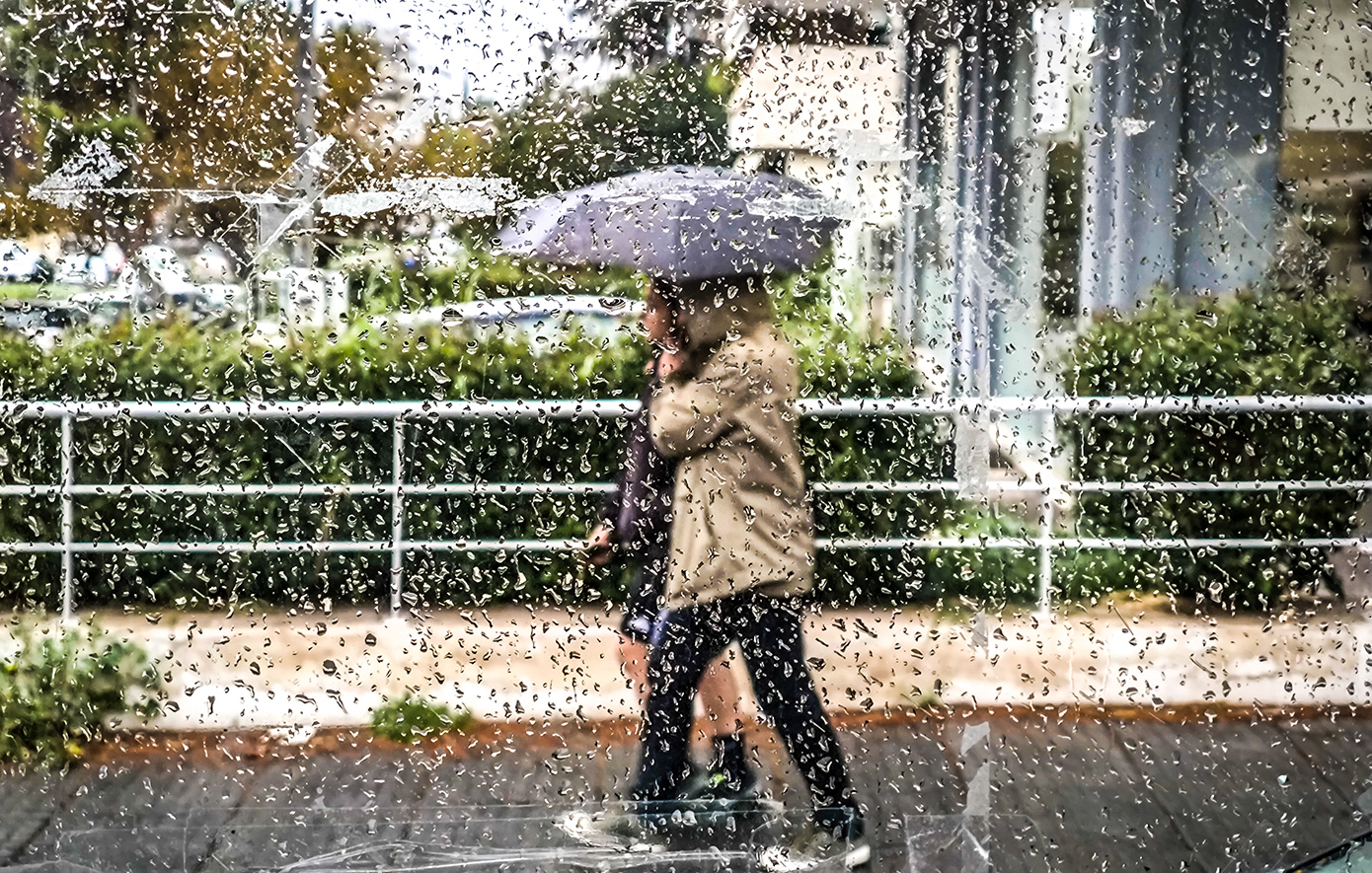 Καιρός: Καταιγίδες και πτώση θερμοκρασίας – Ποιες περιοχές θα επηρεαστούν από τα έντονα φαινόμενα;