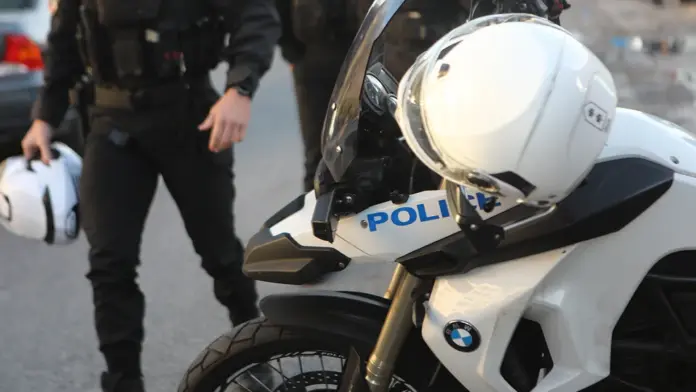 Συνελήφθη και παραδέχθηκε ο οδηγός ταξί που χτύπησε αστυνομικό στη Θεσσαλονίκη