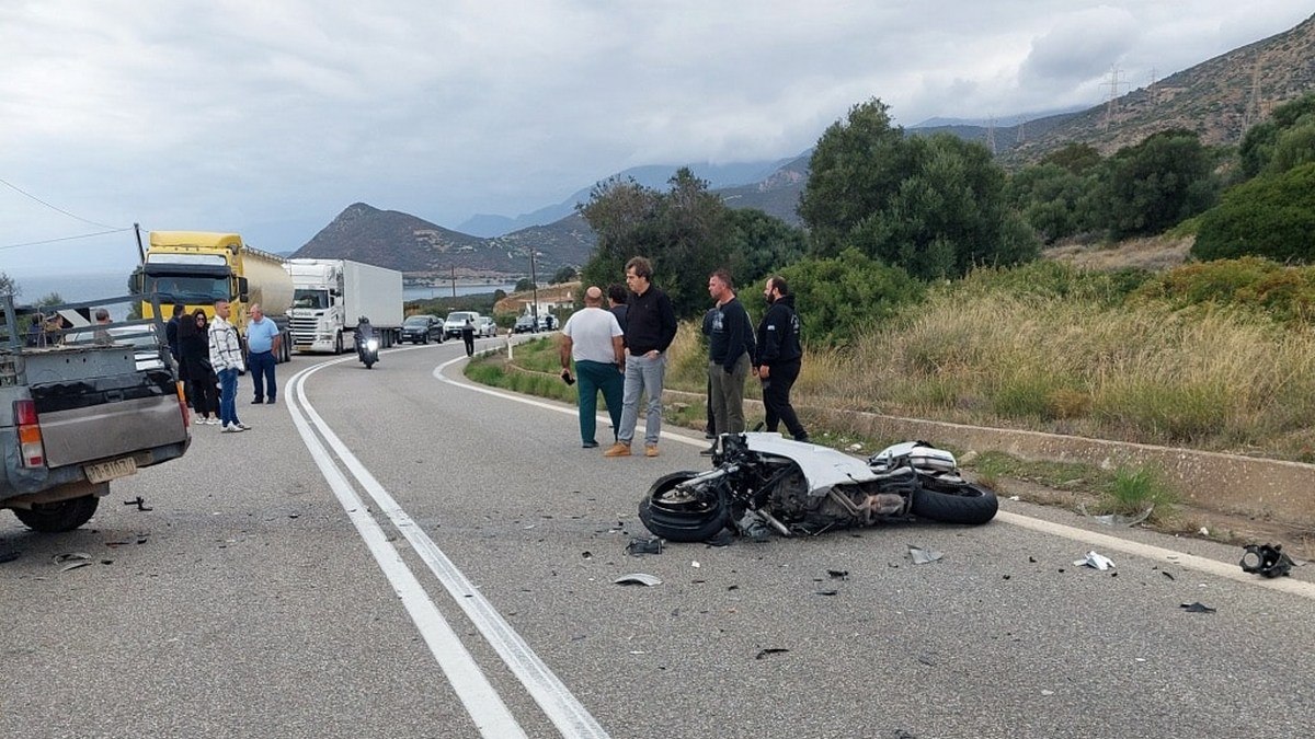 Θανατηφόρα σύγκρουση αγροτικού με δύο μηχανές στο Ευπάλιο Φωκίδας – Ένας 21χρονος νεκρός, σοβαρά τραυματισμένος 37χρονος