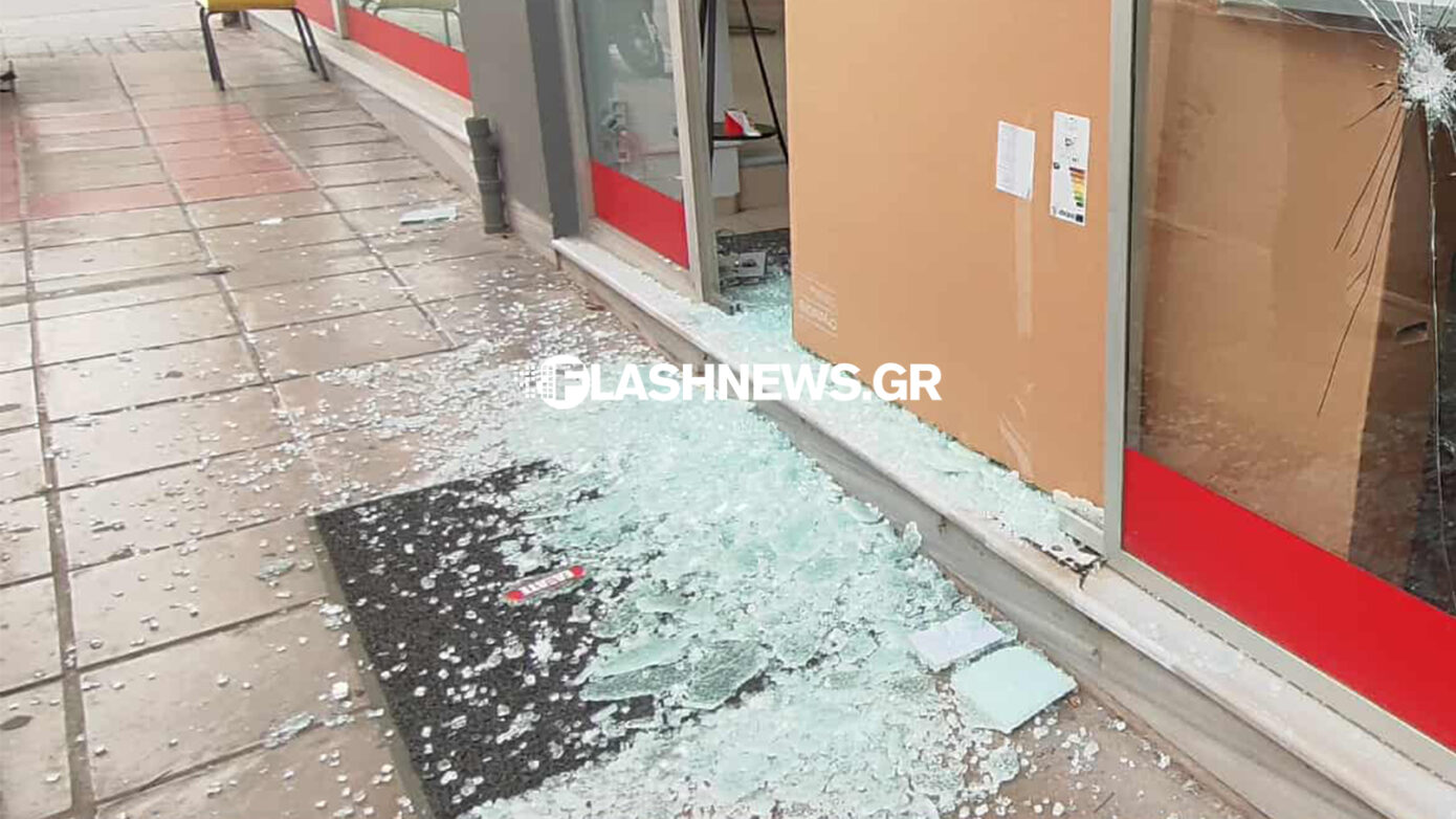 Νύχτα χάους στα Χανιά: Βίντεο από επιθέσεις σε μεσιτικό και τράπεζες