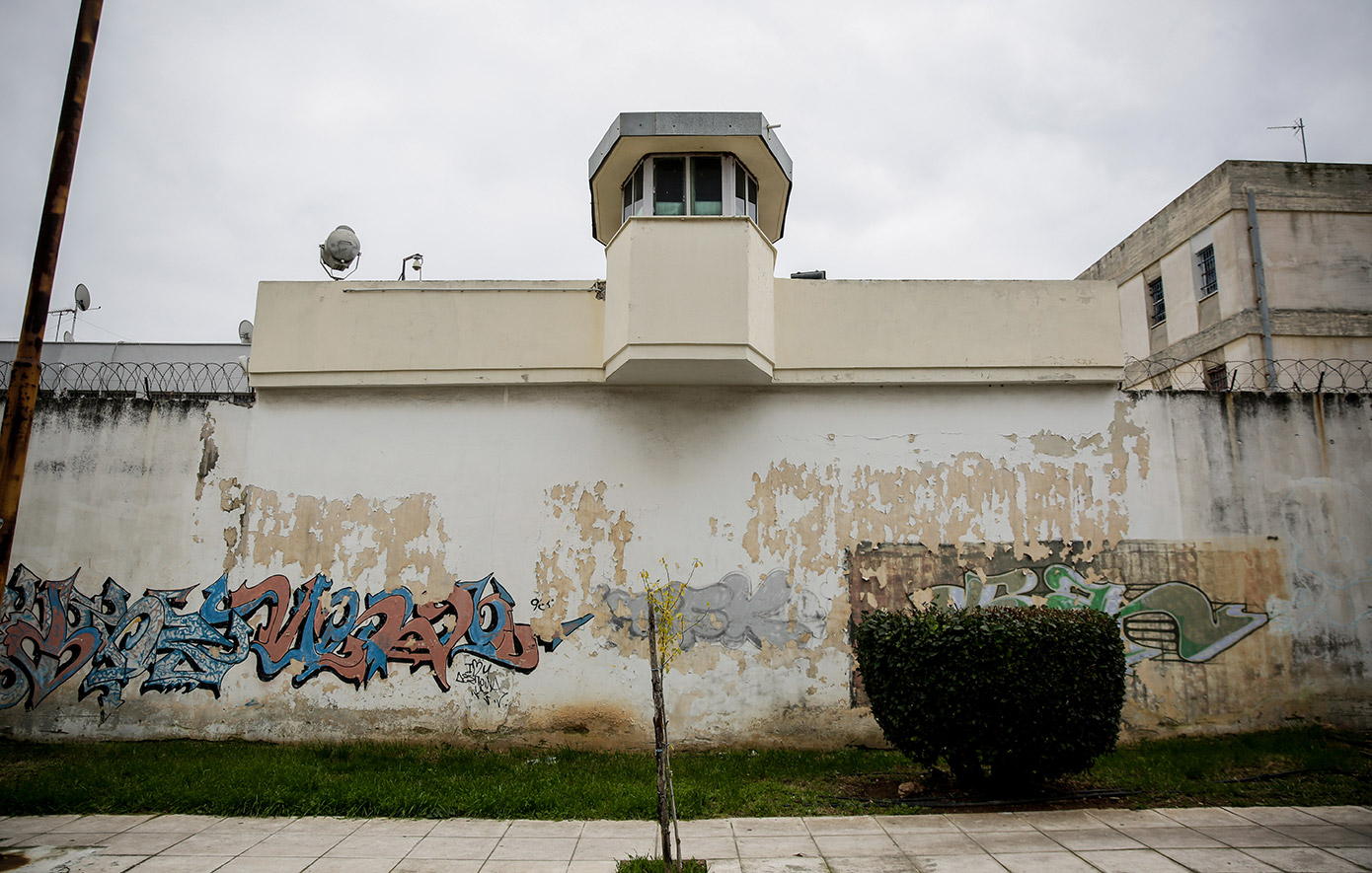 Αναστάτωση από όπλο που εντοπίστηκε στις φυλακές Κορυδαλλού – Ανησυχίες για σχέδιο απόδρασης ή ομηρίας