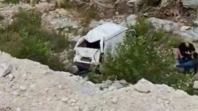 Όχημα κατέληξε στην κοίτη του ποταμού Κραυσίδωνα