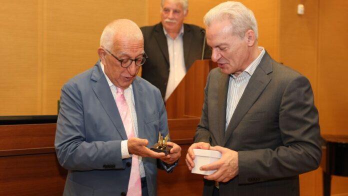 Α. Καλοκαιρινός: «Το Ηράκλειο αποδίδει φόρο τιμής στον Δημήτριο Βικέλα»