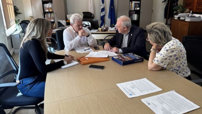 Συνάντηση Δημάρχου Ηρακλείου Κρήτης με τον καθηγητή Ευθύμη Λέκκα