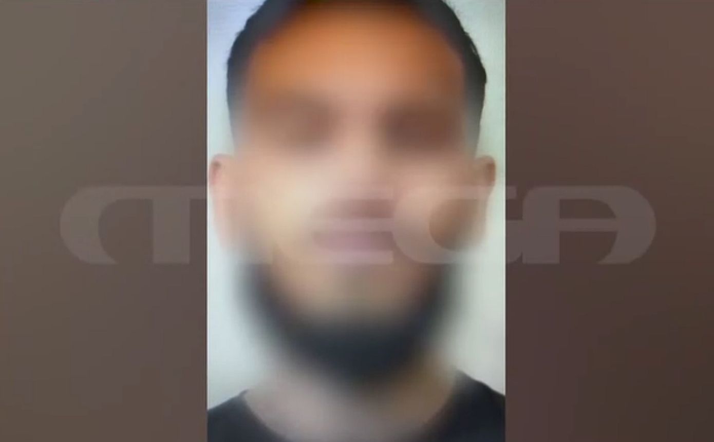 Σοκαριστικό βίντεο: Διανομέας επιτίθεται με κατσαβίδι σε οδηγό στην Ιερά Οδό – Συνελήφθη 19 φορές