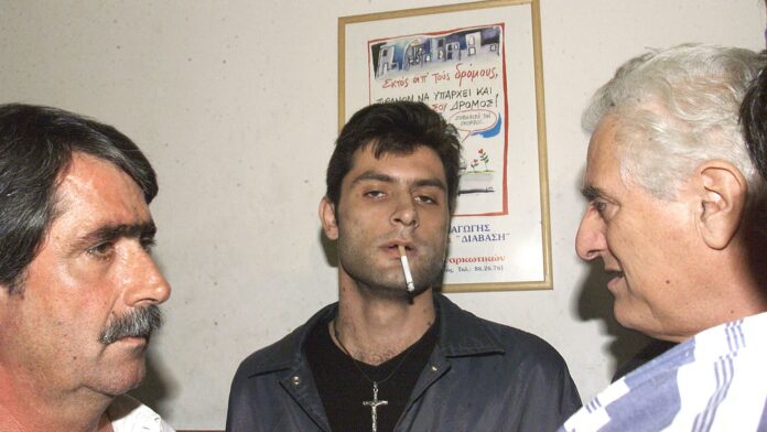 Σαν σήμερα 19 Οκτωβρίου: Ο Παντελής Καζάκος σπέρνει τον τρόμο στην Αθήνα – Το ρατσιστικό μακελειό που έγινε τηλεοπτική σειρά