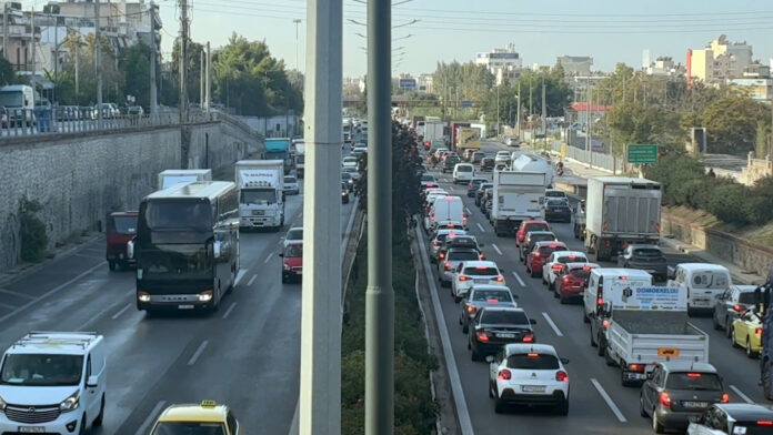Κίνηση τώρα: Στα «κόκκινα» ο Κηφισός – Ουρές 7 χιλιομέτρων