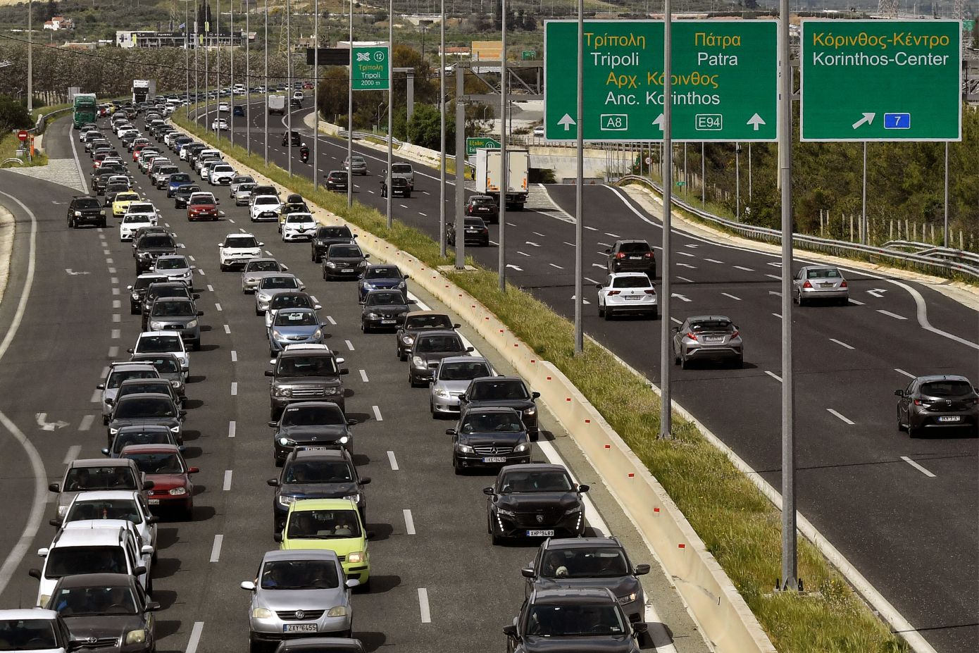 Κίνηση σήμερα: Καθυστερήσεις στην Αττική Οδό προς Αεροδρόμιο και Ελευσίνα – Πού βρίσκονται τα σοβαρότερα προβλήματα