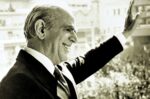 Σαν σήμερα 5 Οκτωβρίου: Η αναπάντεχη «παλατιανή κίνηση» που ανέβασε τον Καραμανλή στην εξουσία