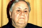 Σαν σήμερα 23 Οκτωβρίου: 100 χρόνια από τη γέννηση του Μάνου Χατζιδάκι – Όταν ερμήνευσε λογοκριμένο στίχο του Σαββόπουλου