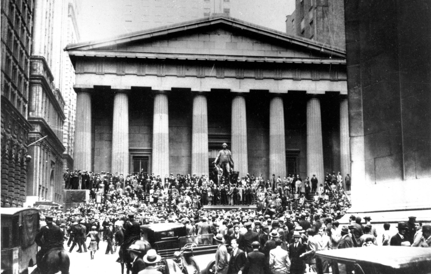 Σαν σήμερα 24 Οκτωβρίου: Η «Μαύρη Πέμπτη» που βύθισε τη Wall Street στο χάος – Η απαρχή του μεγάλου κραχ του 1929