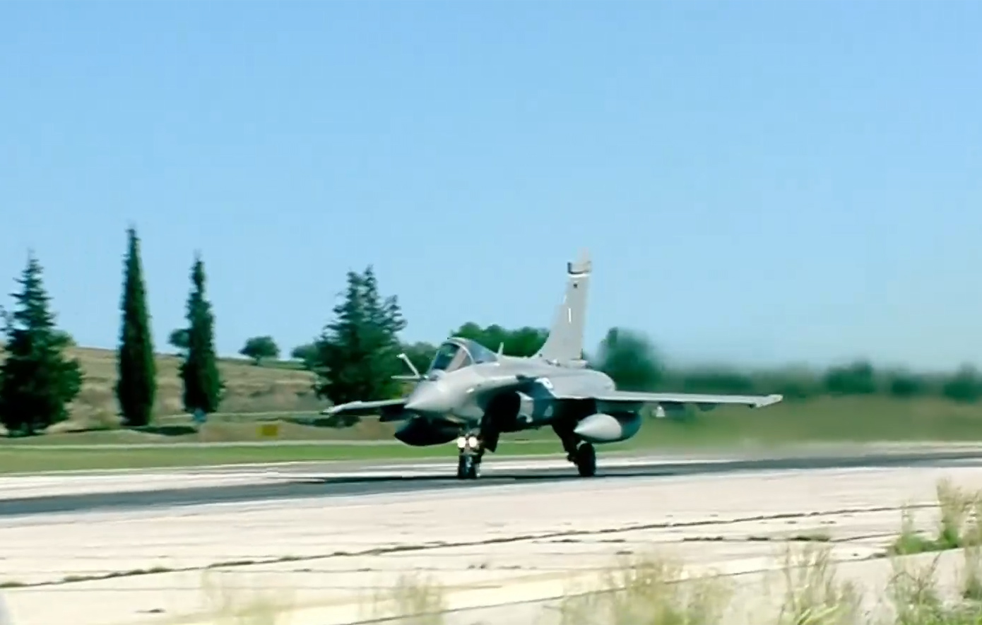 Συναρπαστικές στιγμές από την Τανάγρα – Καρέ καρέ η απογείωση των Rafale