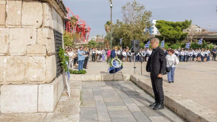 Συγκίνηση και περηφάνια στον εορτασμό της 28ης Οκτωβρίου 1940 στον Πειραιά