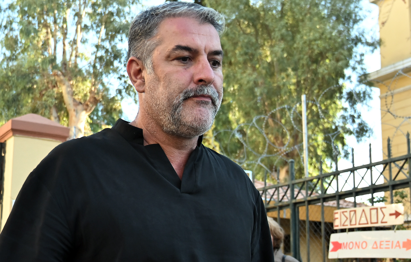 «Ανοησίες», δηλώνει κάτοικος της Φιλοθέης για το σημείωμα που φέρεται να άφησε ο Βασίλης Μπισμπίκης – Το νέο βίντεο και οι αποκαλύψεις