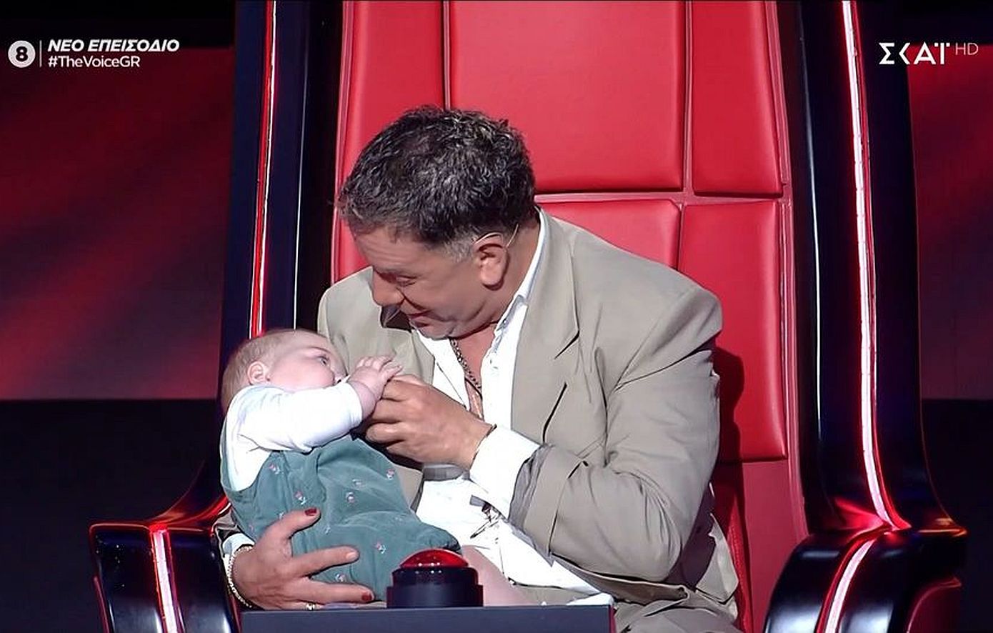 The Voice: Το μωρό έφερε αναστάτωση στους coaches: Ο Γιώργος Μαζωνάκης σε ρόλο… babysitter