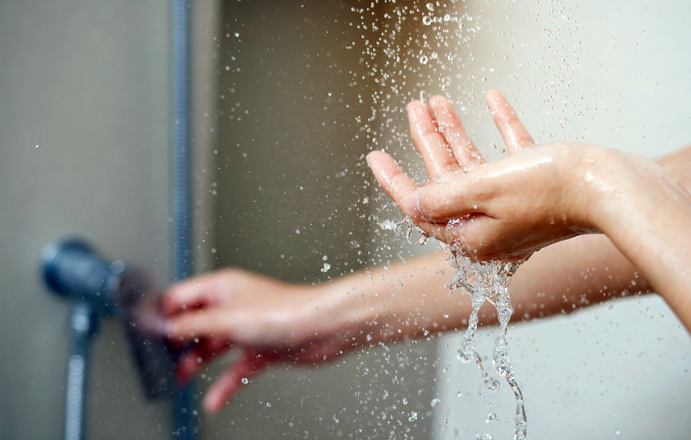 Η ΕΥΔΑΠ διαβεβαιώνει για την πλήρη ασφάλεια του νερού στα νότια προάστια μετά από ανησυχίες κατοίκων