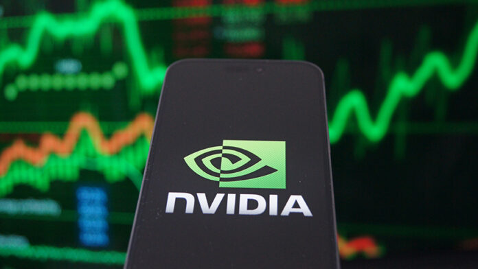 Ιστορική στιγμή για την Nvidia: Πρώτη εταιρεία που ξεπερνά το όριο των $5 τρισ. σε κεφαλαιοποίηση