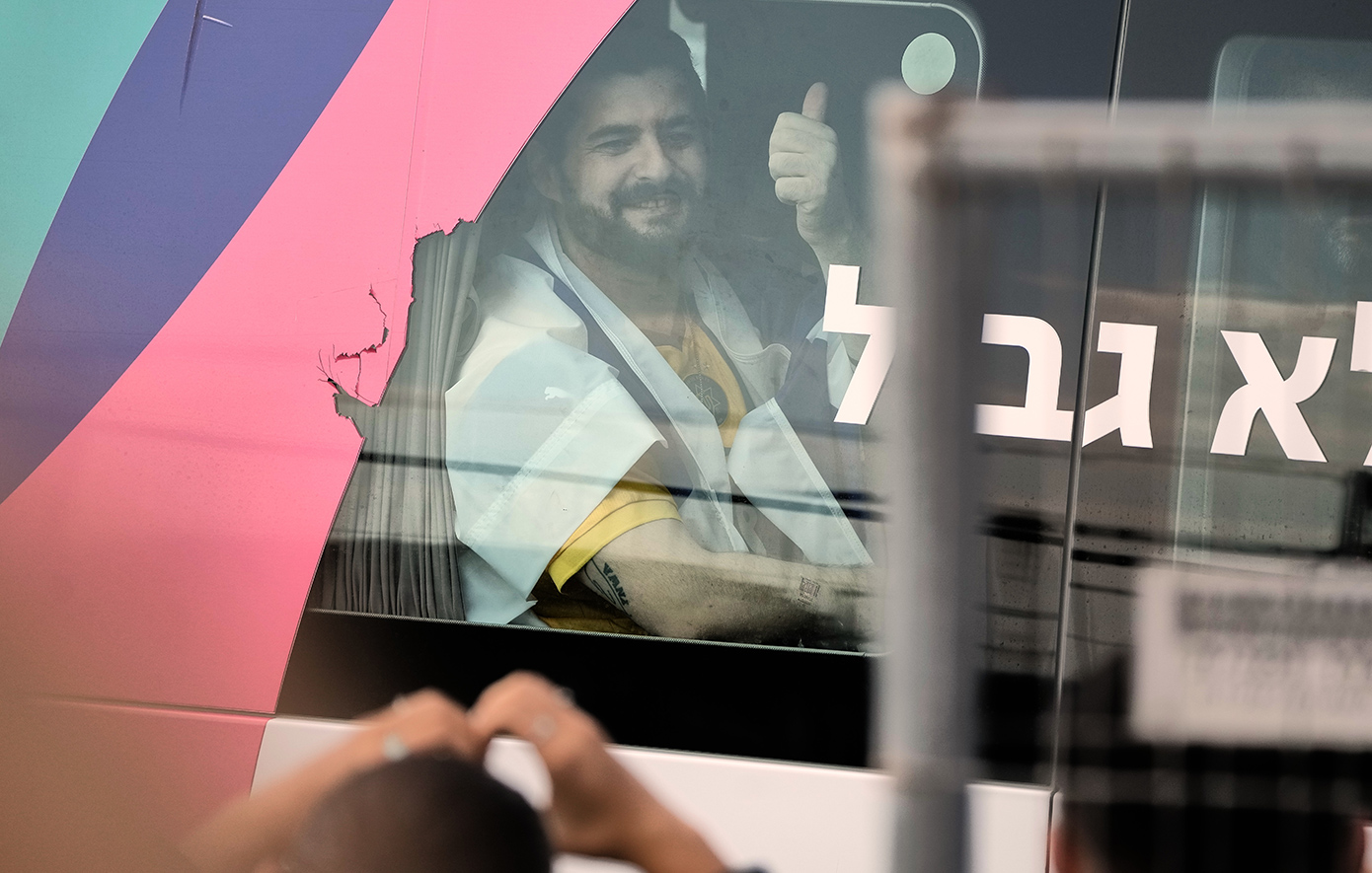 Η Ευρωπαϊκή Ένωση επαινεί την απελευθέρωση των Ισραηλινών αιχμαλώτων από τη Χαμάς